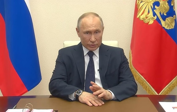 Путин продлил выходные в России до конца месяца