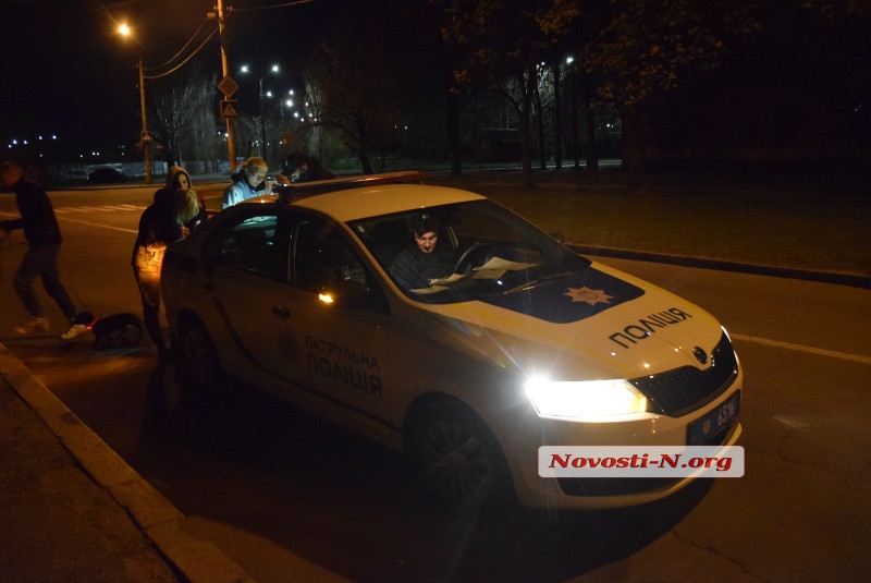 В центре Николаева «Хонда» вылетела на тротуар, едва не сбив четверых пешеходов