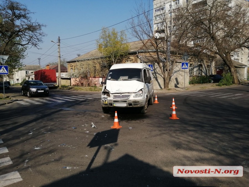 В Николаеве столкнулись две «Газели»