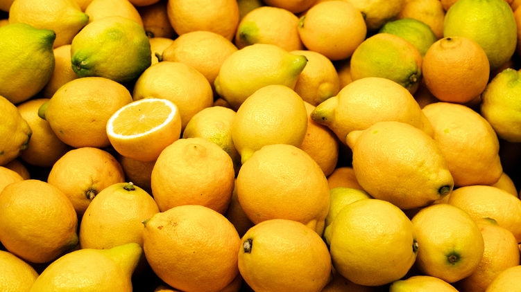 В середине апреля в Украине может возникнуть дефицит лимонов