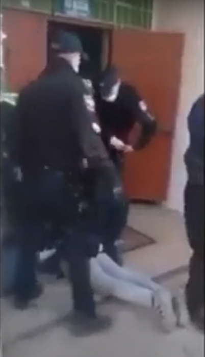 Полицейские свернули шею парню за нарушение карантина
