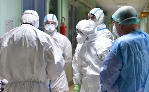 Медиков, которые отвезли больных коронавирусом в Николаев, отправили на обсервацию