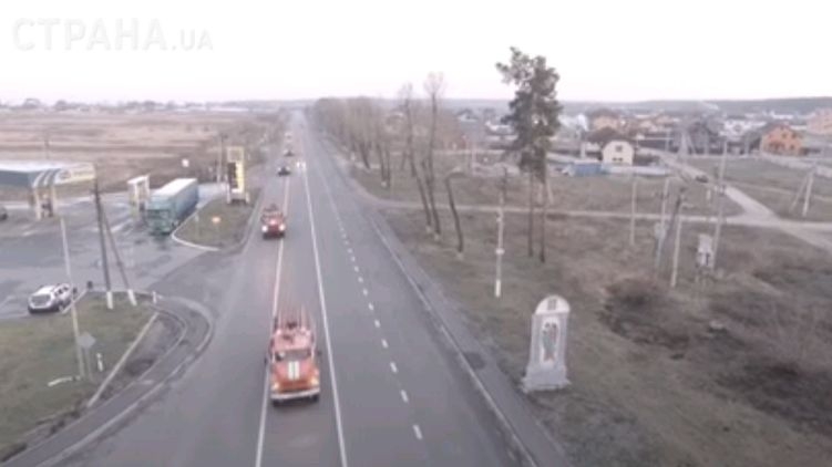 СМИ: Колонна пожарных машин с днепровскими номерами направилась в Чернобыль. Видео