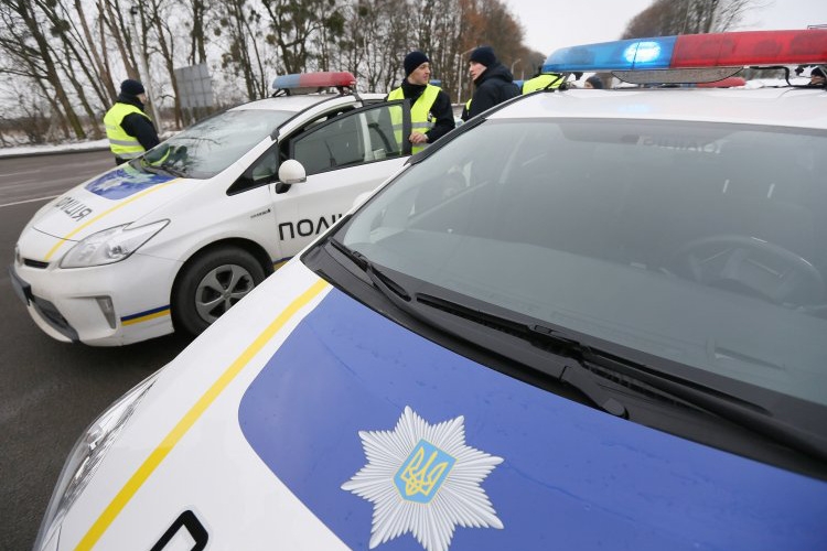 На Львовщине пьяный водитель BMW травмировал 2-х полицейских