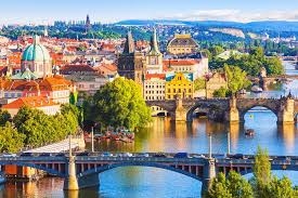 В Чехии открыли рынки и разрешили проводить свадьбы