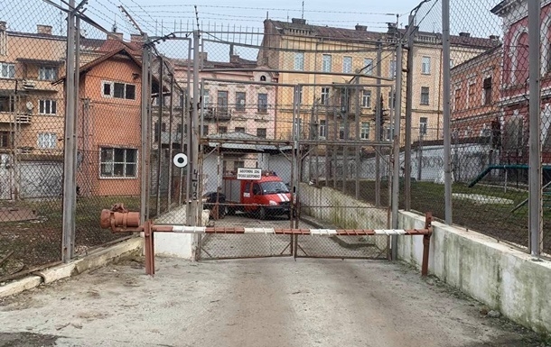 После массового вскрытия вен в Черновицком СИЗО всех новых арестантов помещают на карантин