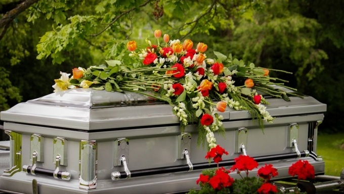 В Киеве похоронить умершего от коронавируса стоит от $700