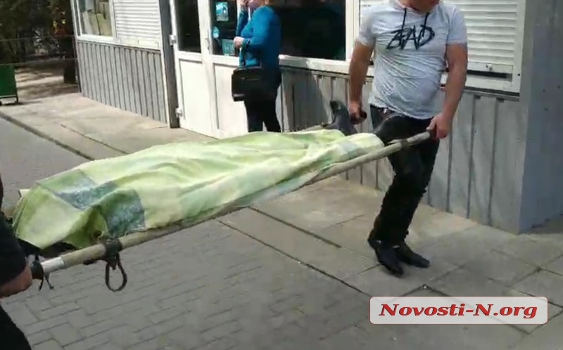 В Николаеве в очереди за овощами умер пенсионер: к нему никто не подходил, боясь коронавируса