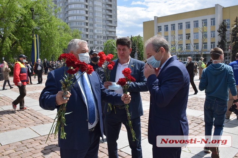 В Николаеве партия ОПЗЖ провели автопробег в честь Дня Победы