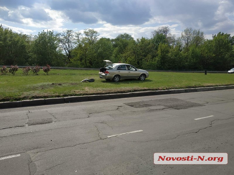 В центре Первомайска столкнулись легковушка «Ниссан» и грузовик «ДАФ»