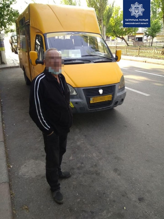 В Николаеве водитель маршрутки находясь подшофе перевозил пассажиров