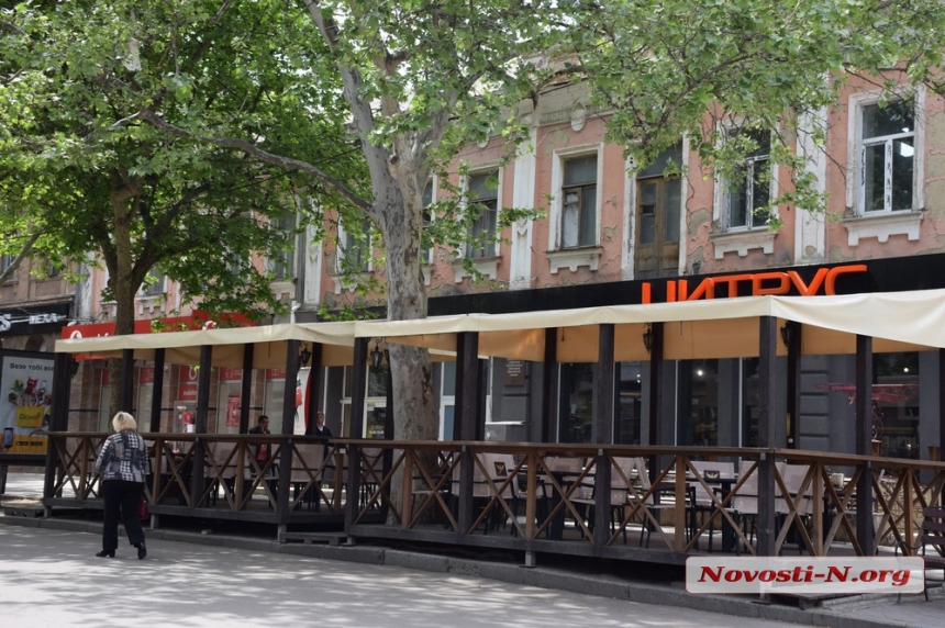 «Ослабление карантина»: в Николаеве заработали кафе, ювелирные магазины и салоны красоты