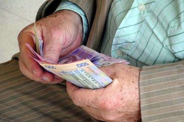 60 тыс грн обменяли на фантики: в Николаеве обманули 86-летнюю бабушку
