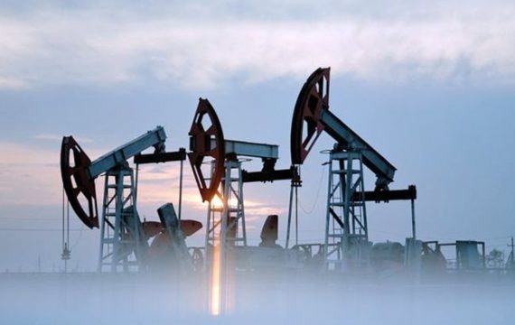 Спрос на нефть продолжает падать