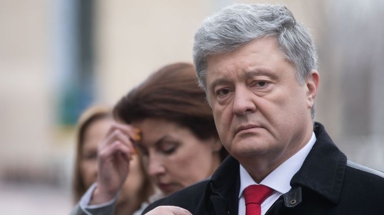 Порошенко, Тимошенко и Вакарчук возглавили рейтинг недоверия украинских политиков