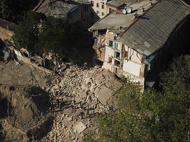 Обвал дома в Одессе: стали известны подробности