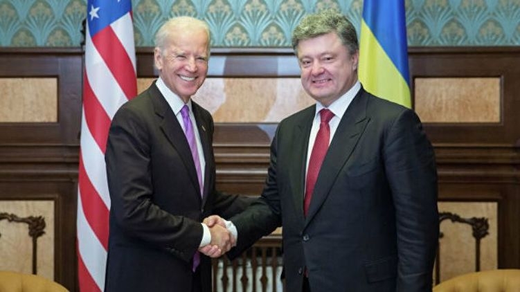 «Пленки Порошенко»: президент отчитывался Байдену о повышении тарифов и просил «смотрящего» за ГПУ
