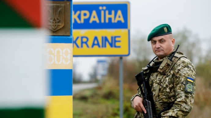 Кабмин открывает пункты пропуска на границе с ЕС и Молдовой: Россия и Беларусь пока под запретом