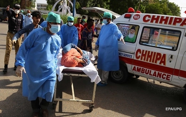 Найдены выжившие при крушении самолета в Пакистане