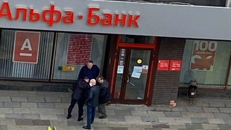 Россиянин, захвативший банк в Москве, требовал привести к нему Ольгу Бузову