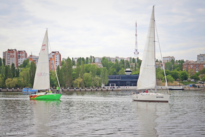 В Николаеве стартовала первая регата – из-за карантина участвовали всего 15 яхт. ФОТОРЕПОРТАЖ