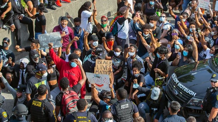 В Хьюстоне полиция задержала около 200 участников «черного майдана»
