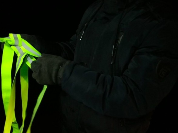 ВР приняла законопроект, обязывающий пешеходов носить ночью светоотражающие элементы