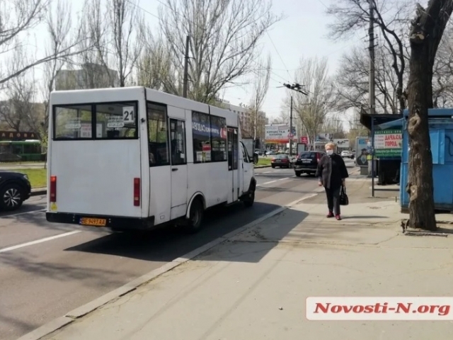 В ближайшие дни в транспорте в Николаеве разрешат перевозить стоячих пассажиров 