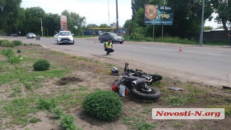 В Первомайске «Киа» снесла скутер: два человека в больнице