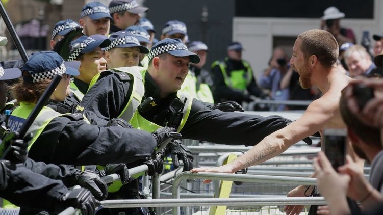 В Лондоне во время протестов пострадали 15 человек