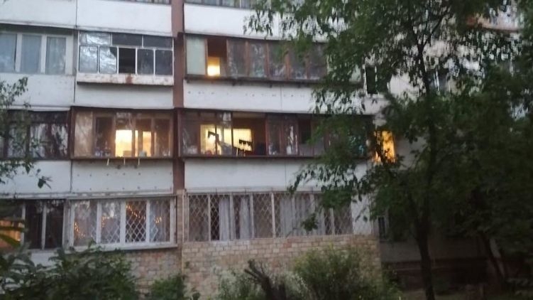 Полицейский в Северодонецке сбросил жену из четвертого этажа