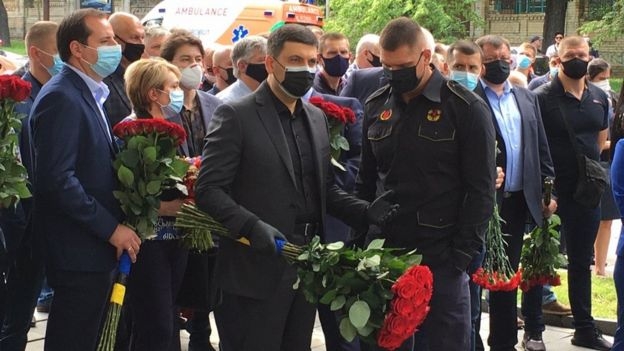 Экс-губернатор Николаевщины Савченко приехал на похороны отца Порошенко