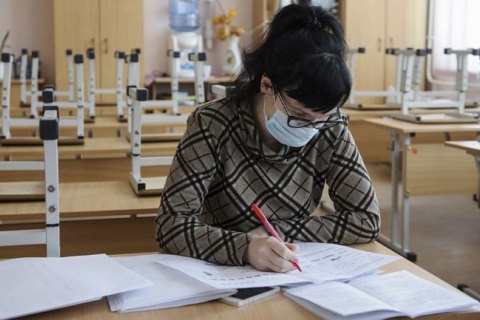 В шести школах Киева зафиксировали случаи заболевания коронавирусом