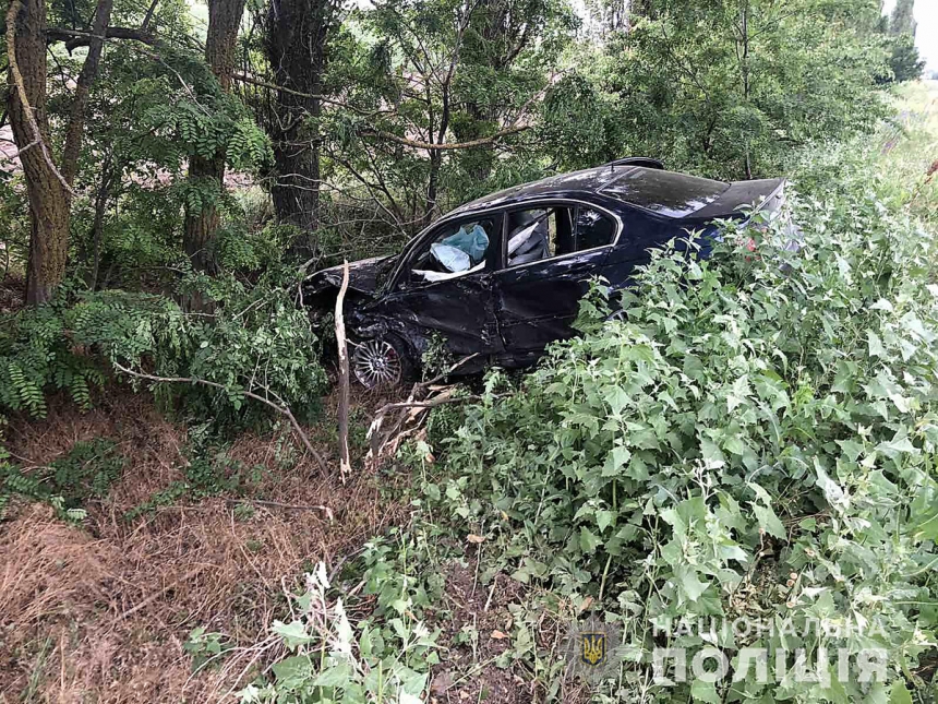 Под Николаевом столкнулись BMW и грузовик: 4 пострадавших, в том числе 5-летний ребенок 