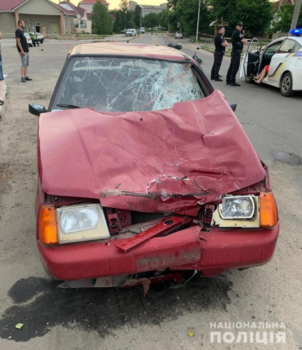 В Вознесенске столкнулись два автомобиля и мотоцикл — пострадал полицейский
