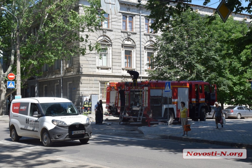 В Николаеве прошли учения: «горел» дворец культуры полиции. ФОТОРЕПОРТАЖ