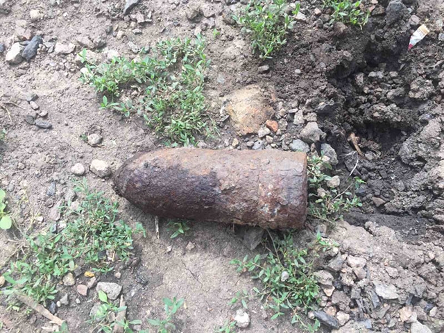 В Первомайском районе жители нашли во дворах два артиллерийских снаряда