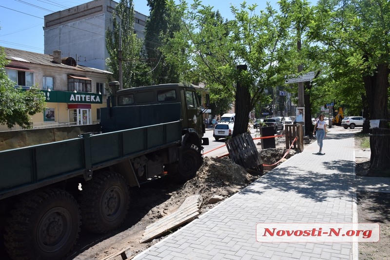 Реконструкция перекрестка Крылова – Карпенко: водители стоят в пробках, рабочие не спешат