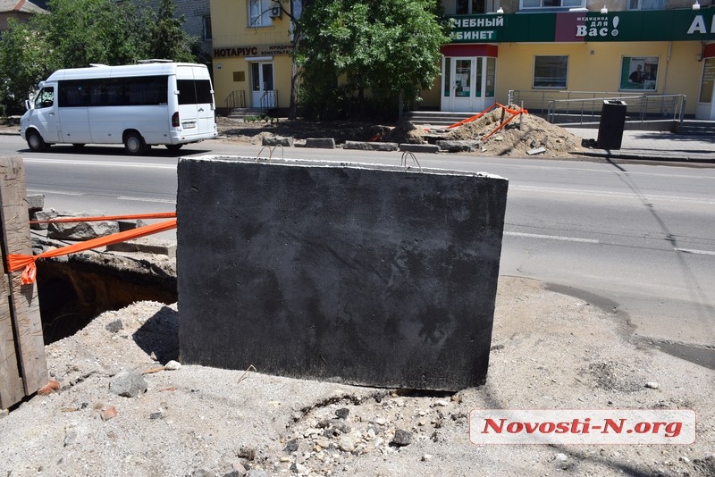 Реконструкция перекрестка Крылова – Карпенко: водители стоят в пробках, рабочие не спешат