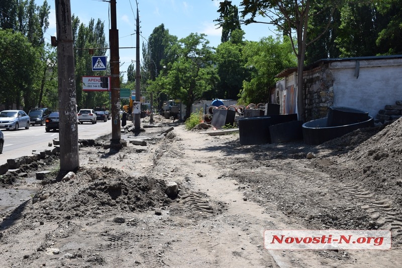 Реконструкция перекрестка Крылова – Карпенко: водители стоят в пробках, рабочие не спешат