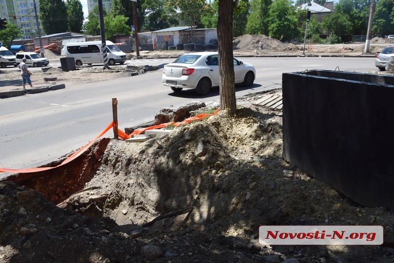 Реконструкция перекрестка Крылова – Карпенко: водители стоят в пробках, рабочие не спешат