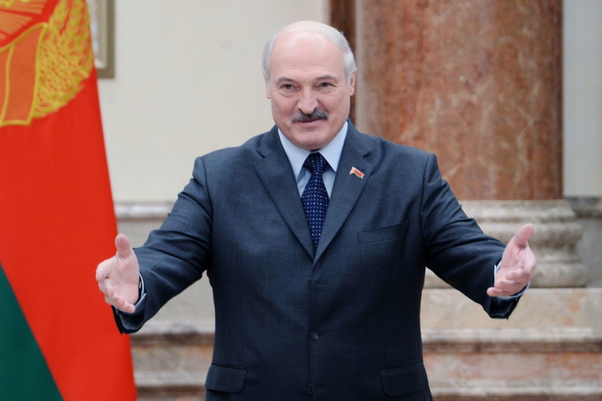 Лукашенко пообещал не ломать Белоруссию через колено
