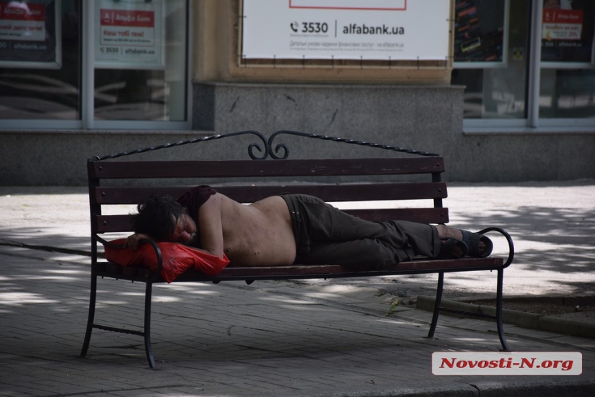 Улицы Николаева «атакуют» бездомные — большая часть больны туберкулезом и гепатитом