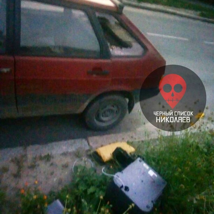 Жители Николаева просят опознать вора, который пытался украсть кофемашину из авто