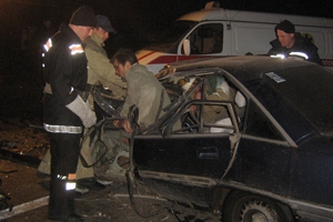 На Николаевщине при столкновении легковушки и грузовика пострадали оба водителя