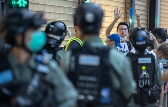 В Гонконге протестуют против законопроекта о нацбезопасности: 53 человека арестовали