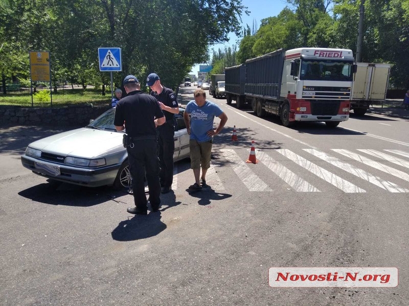 В Корабельном районе Николаева столкнулись грузовик и «Мазда»