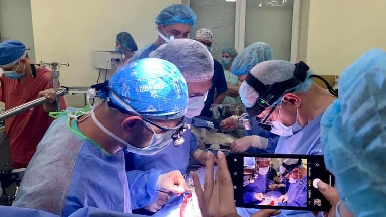 Во Львове благодаря донору спасли три жизни: врачи успешно пересадили сердце и почки