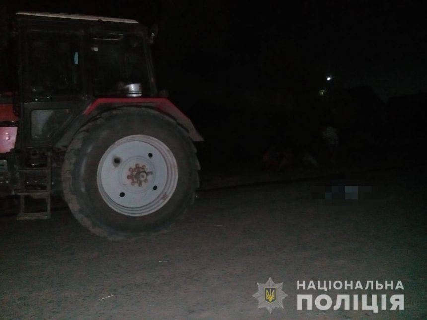 На Одесчине под колесами трактора погиб маленький мальчик