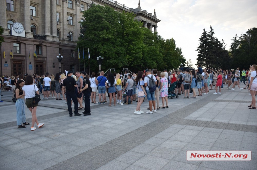 На главной площади Николаева состоялся чемпионат по воркауту. ФОТОРЕПОРТАЖ